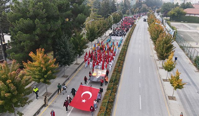 Çorum'da 2023 öğrenciyle tarihi yürüyüş!