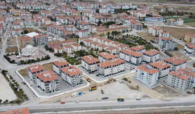 Çorum'un bu mahallesine 1500 ton sıcak asfalt serimi yapılıyor