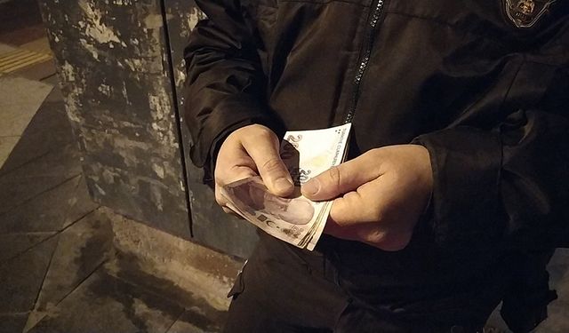 Çarşı mahalle bekçileri devriye atarken para buldu