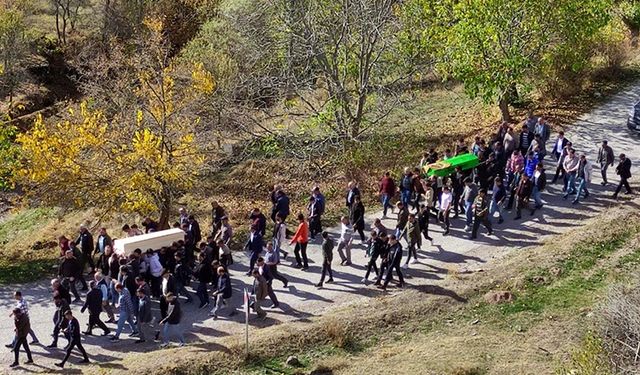 Çorum’da yürek yakan cenaze töreni... Anne ve oğul yan yana toprağa verildi