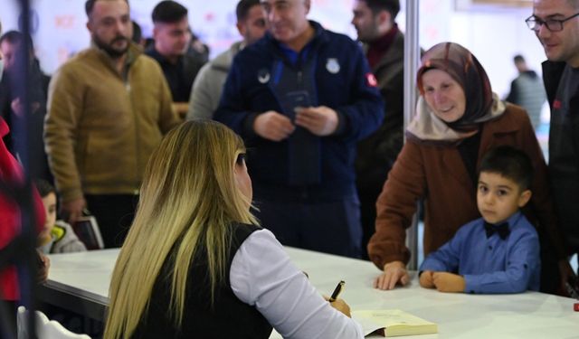 Çorum'da kitap fırtınası: 13 bin ziyaretçi Kitap Günlerinde!