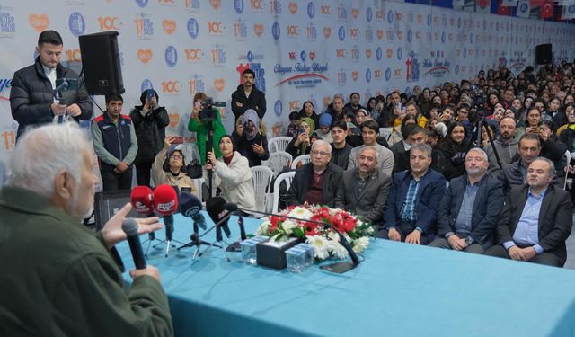 Çorum’da İlber Ortaylı’ya yoğun ilgi