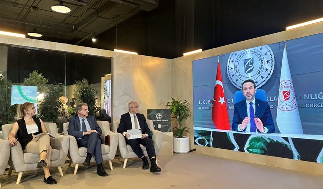 Bakan Bayraktar, Türkiye'nin emisyonları 2030'a kadar 100 milyon ton azaltmayı hedeflediğini bildirdi: