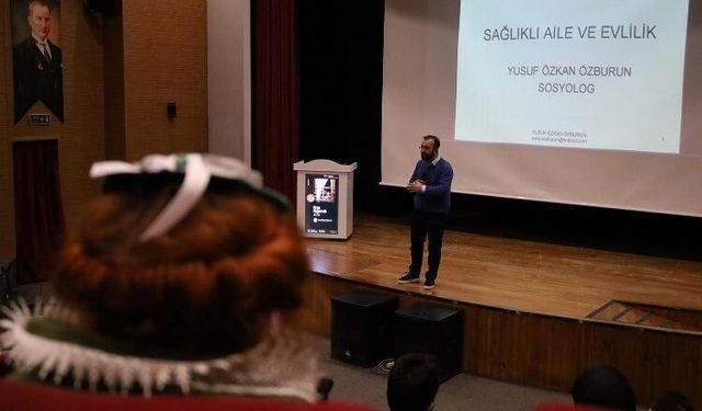 Sakarya'da 'güçlü aile' konuşuldu