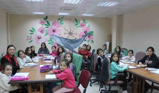 Gençlik Merkezi’nde karakalem eğitimleri başladı