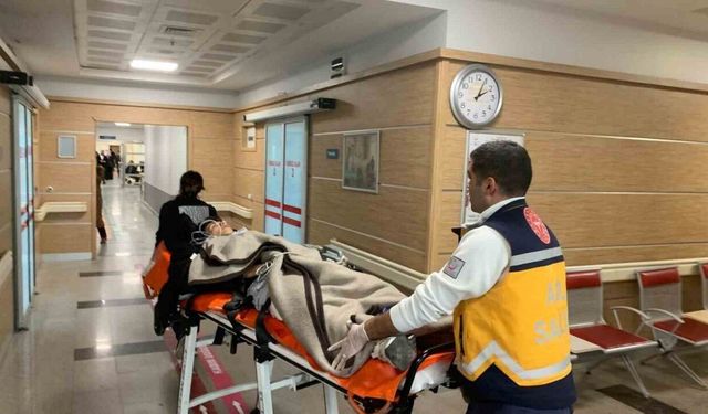 Karaman’da gençlerin bıçaklı kavgası: 1 yaralı