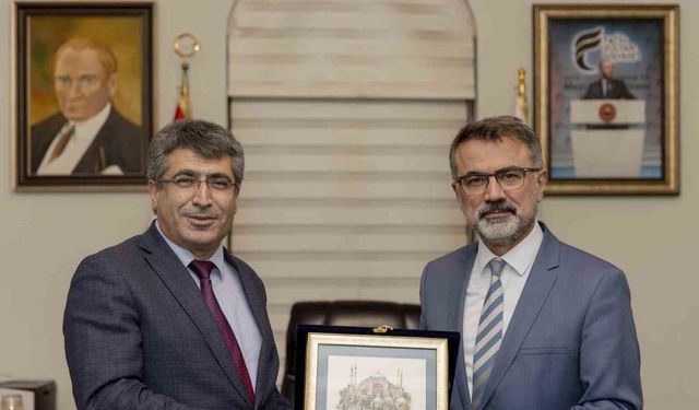 Rektör Aktekin’den FSM Vakıf Üniversitesi’ni ziyaret
