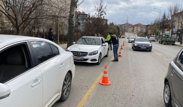 Çorum polisinden 'şok' denetim: Aranan 8 şahıs yakalandı