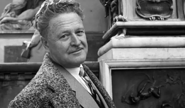 Şairlerin şairi Nazım Hikmet Ran, doğumunun 122. yılında anılıyor