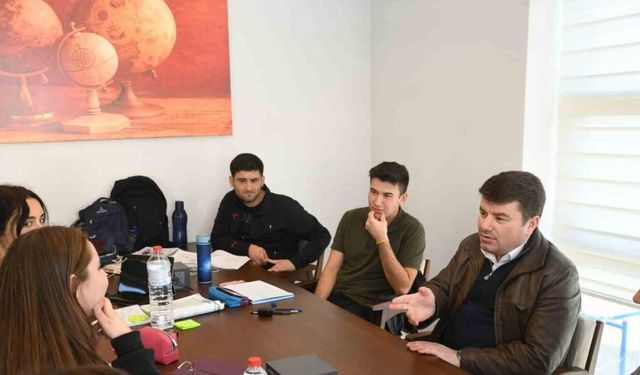 Başkan Dinçer: “Kitap konakları öğrencilerin eğitimine büyük destek sağlıyor”