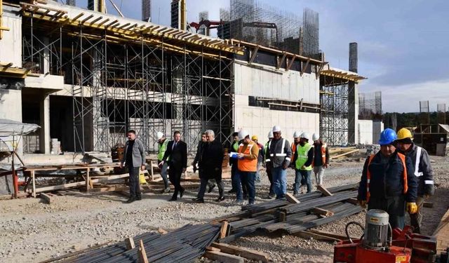 Vali Makas, inşaatı devam eden devlet yatırımlarını yerinde inceledi