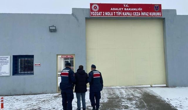 Yozgat’ta 14 firari hükümlü yakalanarak cezaevine teslim edildi