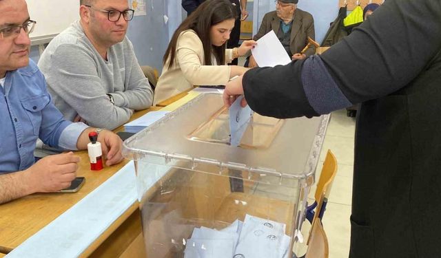 Kastamonu’da seçim hareketliliği: Vatandaşlar okullara akın ediyor