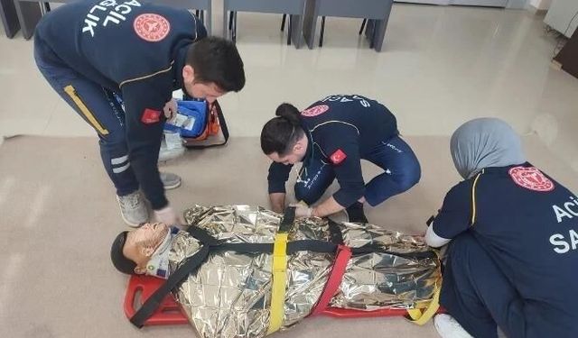 Niğde’de sağlık çalışanlarına travma eğitimi verildi