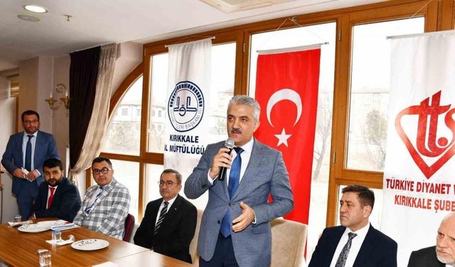 Vali Makas: "Ülkemizi, ’Türkiye Yüzyılı’na hazırlamakla mükellefiz"