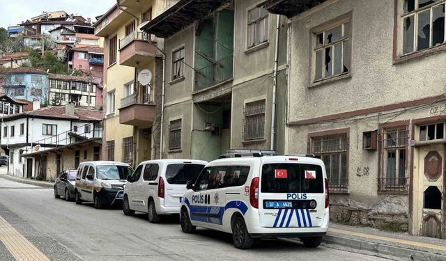 Aracının içerisinde ölü bulunan vatandaş toprağa verildi