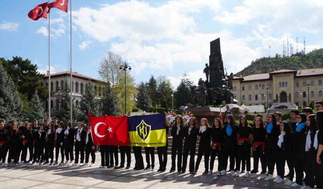 Çanakkale Savaşı’nda 3 dönem mezun veremeyen lise, 139. yılını kutluyor