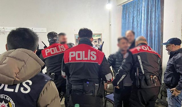 "14 ilde FETÖ’ye yönelik düzenlenen 'Kıskaç-12' operasyonlarında 60 şüpheli yakalandı”