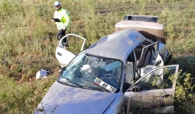 Alaca’da kontrolden çıkan otomobil tarlaya uçtu: 3’ü çocuk 7 yaralı