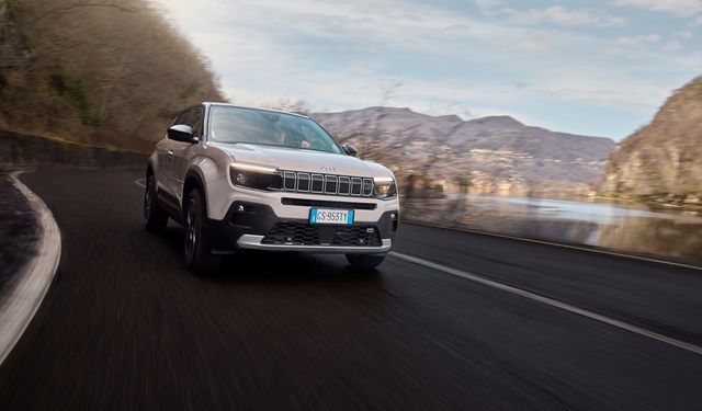 Jeep "Avenger e-Hybrid" ile Türkiye'deki ürün gamını genişletiyor