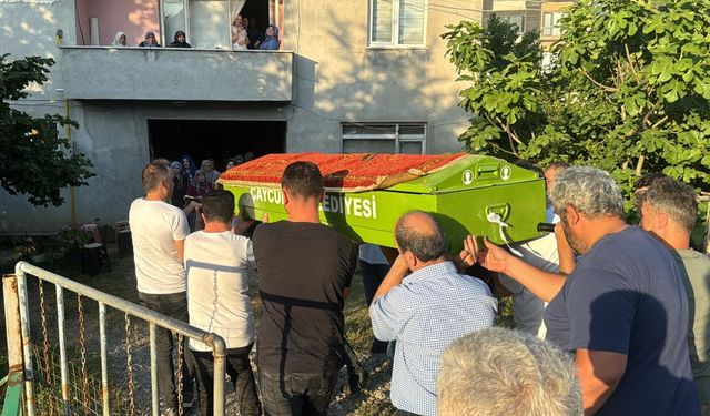 Kocaeli'de babasının tabancayla yaraladığı genç kız 8 aylık yaşam mücadelesini kaybetti