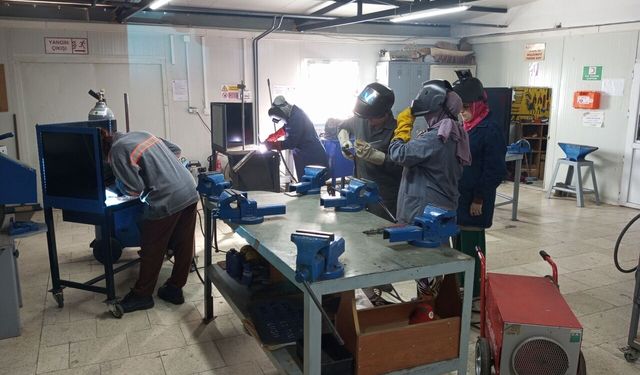 Zonguldak'ta eğitim alan kadınlar kaynak ustası olarak istihdam edilecek