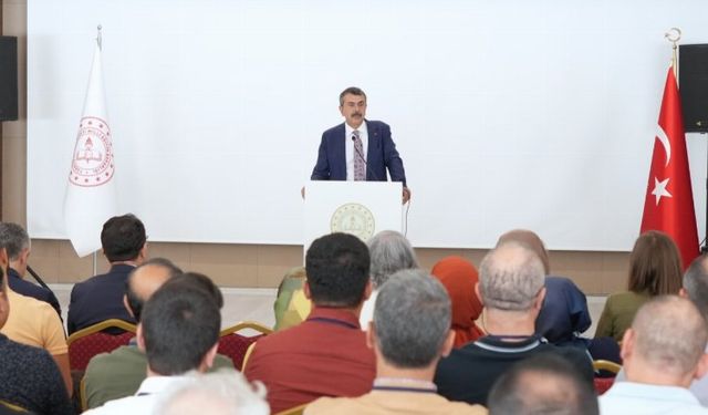 Bakan Tekin, 'Dayanıklı Sınıflar Hareketi' eğitim kursunda