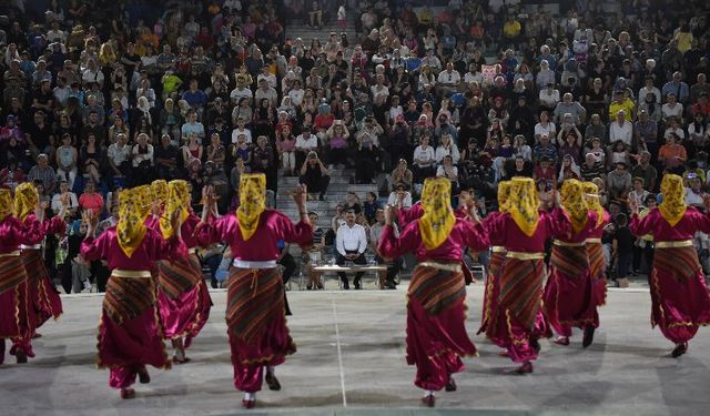 Bursa Yıldırım'da 'Erguvan' coşku