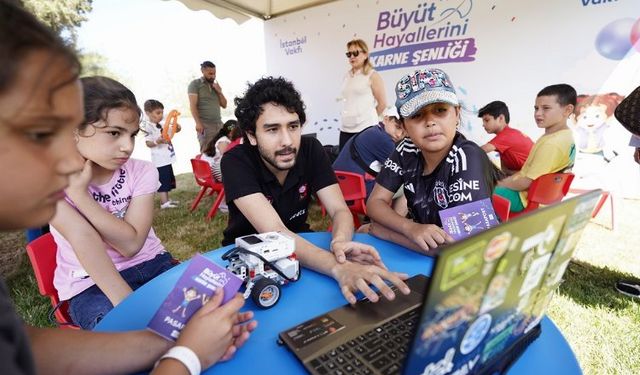 İstanbul'da karne şenliğinde doyasıyla eğlendiler