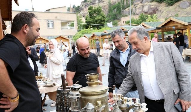 Kayseri Talas'ta Antika Pazarı heyecanı