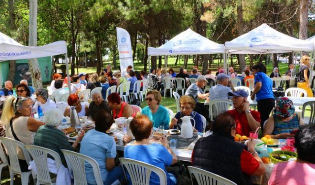 Parkinson hastaları piknikte buluştu