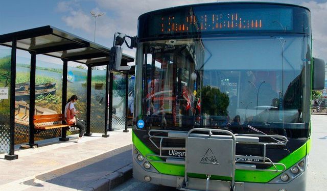 Sakarya'da YKS’ye geç kalan genci sınav yerine ulaştırdı