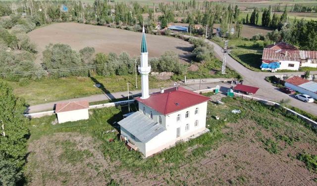 38 yıl sonra minaresine kavuştu