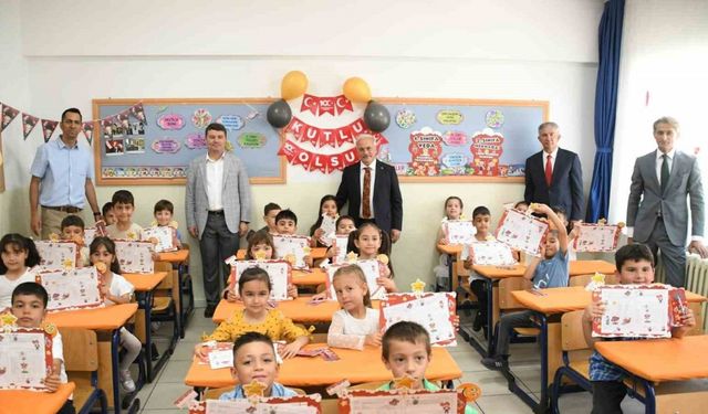 Aksaray’da öğrencilerin karne heyecanı