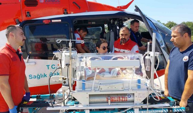 Ambulans helikopter yeni doğan bebek için havalandı