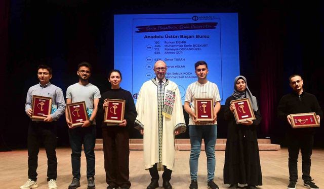 Anadolu Üniversitesi öğrenci tercihlerinde zirveye yükseldi