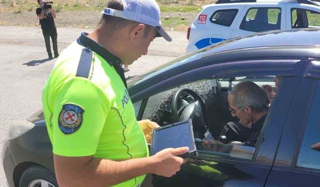 Ankara’da bayram tatilinin son gününde polis ekipleri denetimlerini sürdürüyor