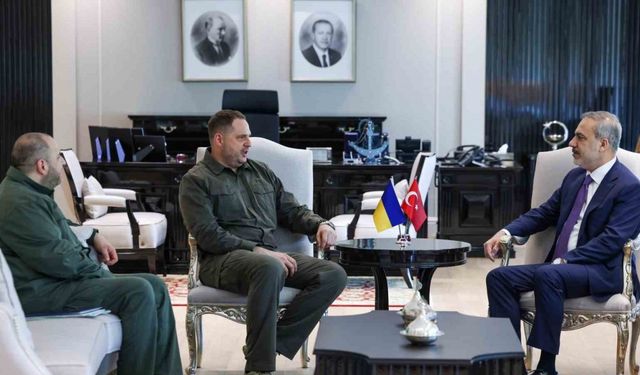 Bakan Fidan, Ukrayna Devlet Başkanlığı Ofisi Başkanı Yermak ve Savunma Bakanı Umerov ile görüştü