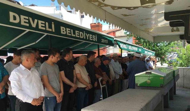 Eski Başkan Cabbar’ın anneannesi toprağa verildi