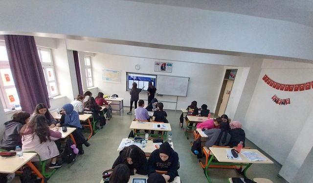 Eskişehir Hacı Süleyman Çakır Kız Anadolu Lisesi öğrencileri uluslararası eTwinning projesine katıldı