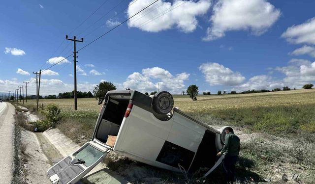 Kastamonu’da yoldan çıkan minibüs, şarampole uçtu: 2 yaralı