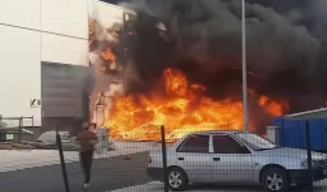 Konya’da sünger üretimi yapan iş yerinde yangın