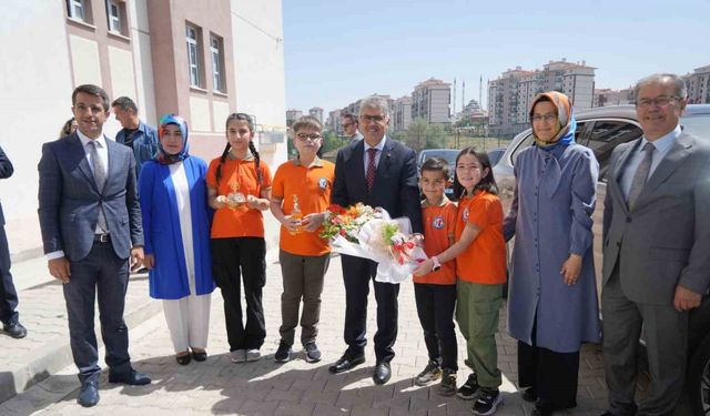 Niğde’de 72 bin 109 öğrenci karne sevinci yaşadı