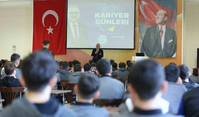 Öğrenci dostu başkan, eğitim öğretim sürecinde binlerce öğrenciye dokundu