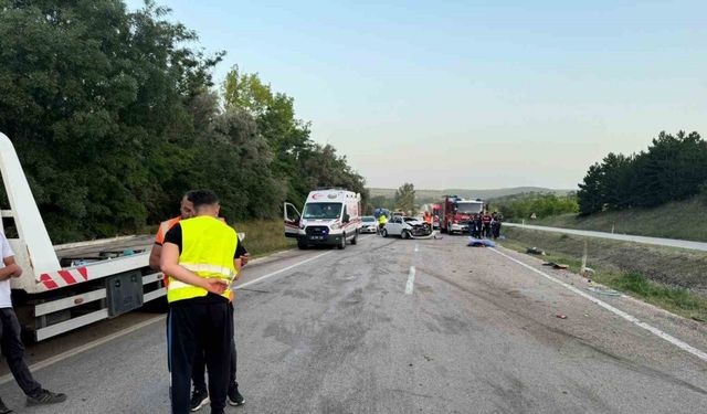 Otomobil takla attı, anne ile kızı hayatını kaybetti