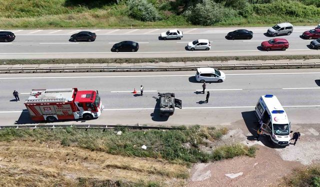 Ticari araçla çarpışan otomobil 175 metre sürüklendi: 4 yaralı