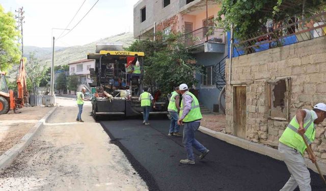 Yahyalı’da asfaltlama çalışmaları devam ediyor