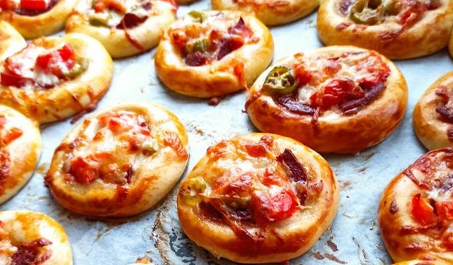 Evde Pizza yapmanın sırları: Mini Pizza ile büyük lezzetler