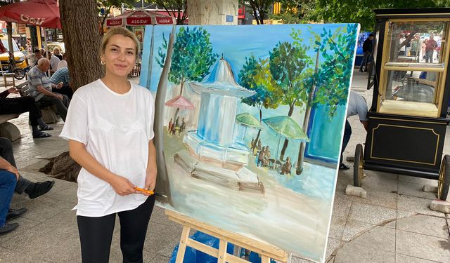 Ankaralı Ressam Fatma Öztürk Çorum’da Sanatı Sokağa Taşıdı