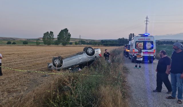 Çorum'da kontrolden çıkan araç tarlaya uçtu: 1 ölü, 3 yaralı